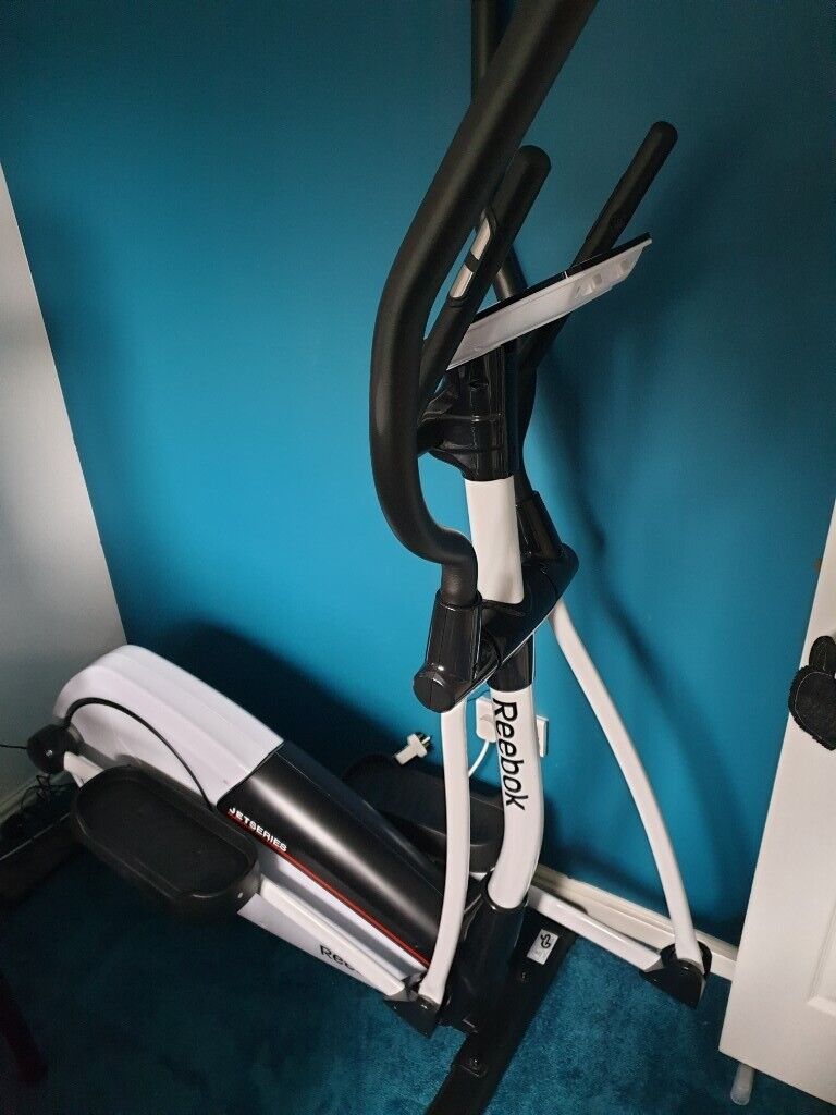 reebok jet 100 series cross trainer